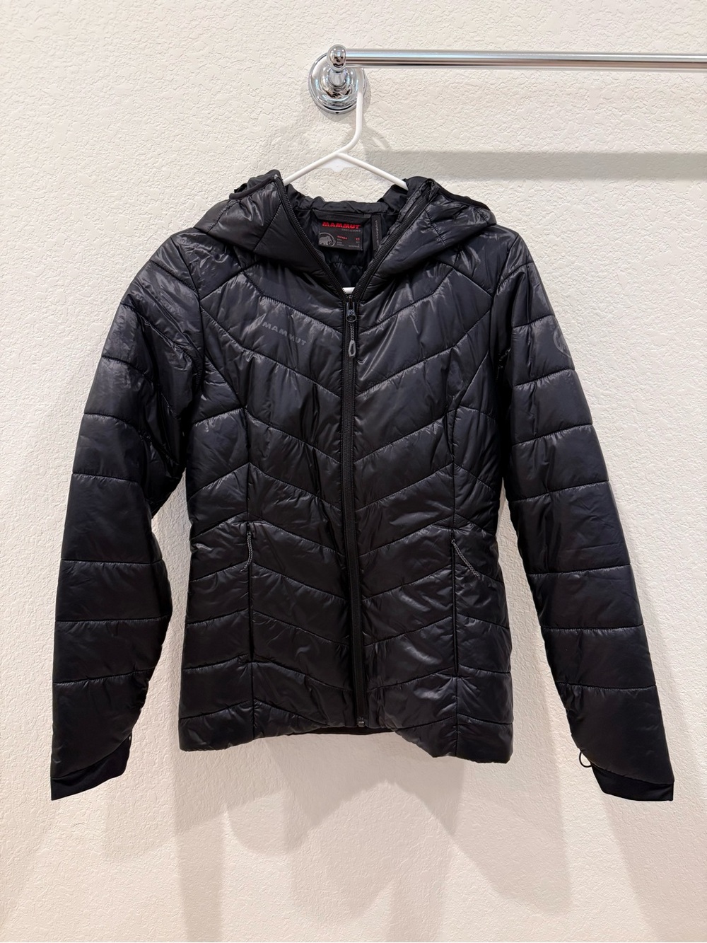 Mammut Women’s Puffer, Black with Hood XS